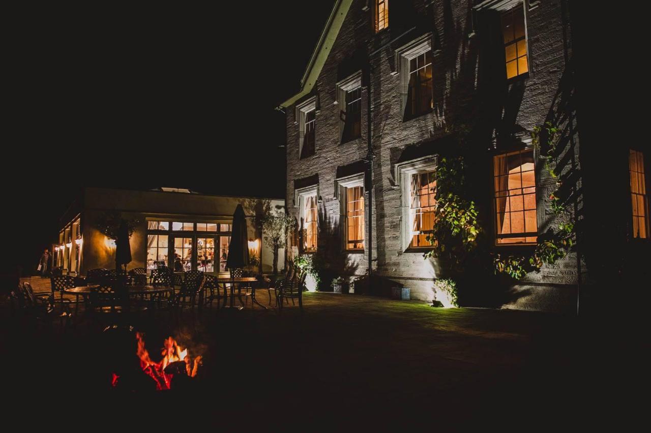 Longville House Hotel Upper Welson Esterno foto