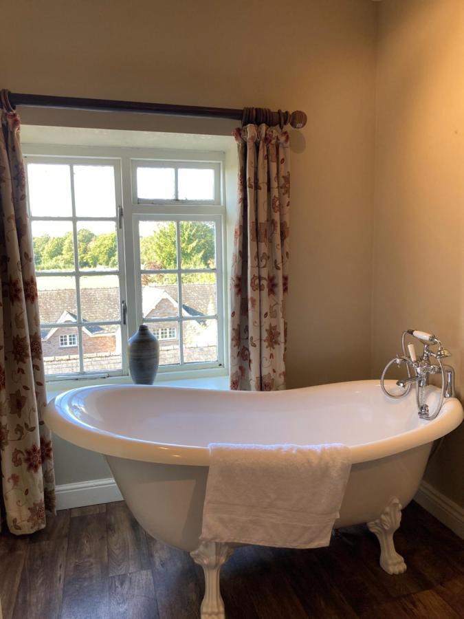Longville House Hotel Upper Welson Esterno foto