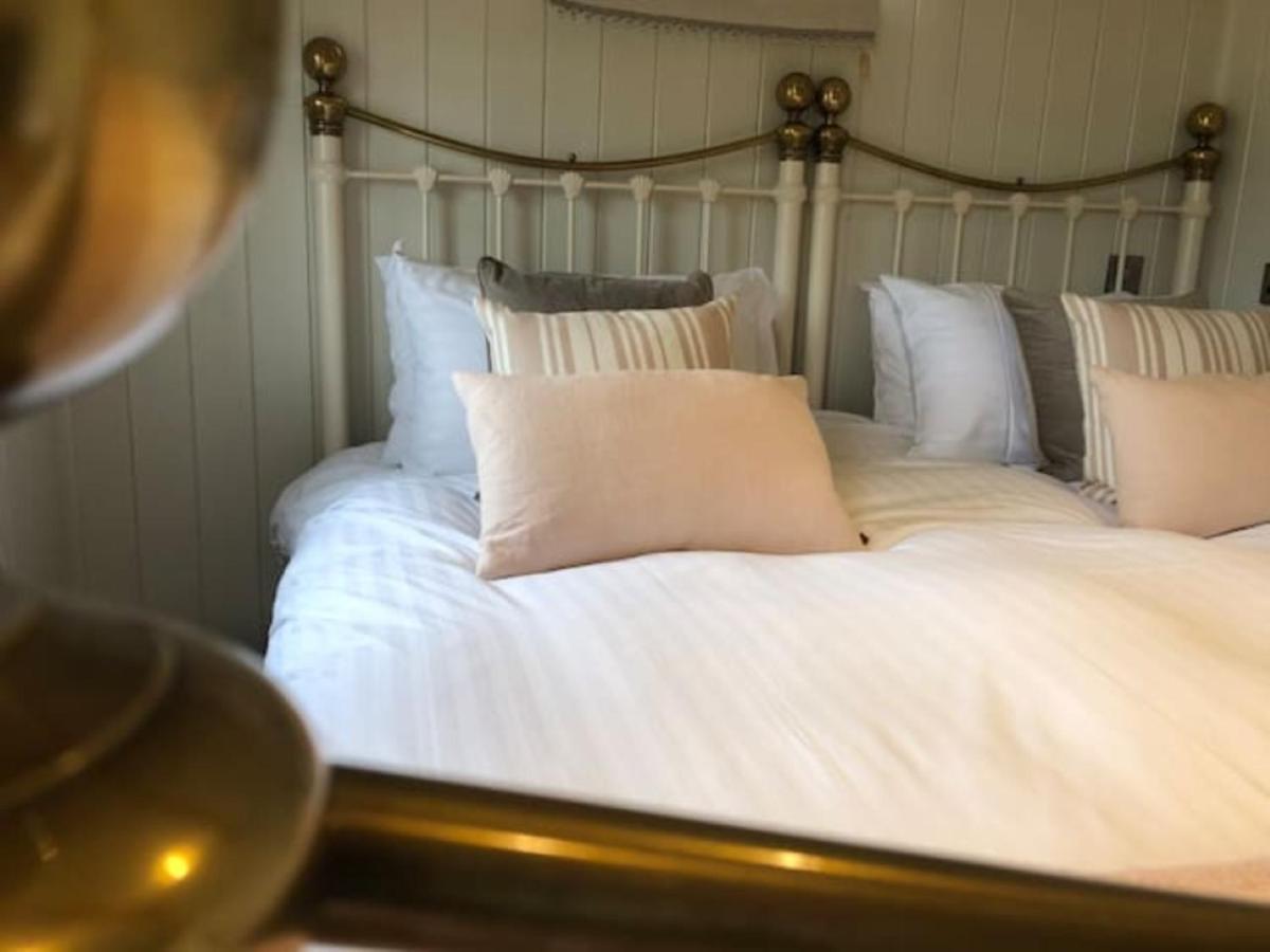 Longville House Hotel Upper Welson Esterno foto