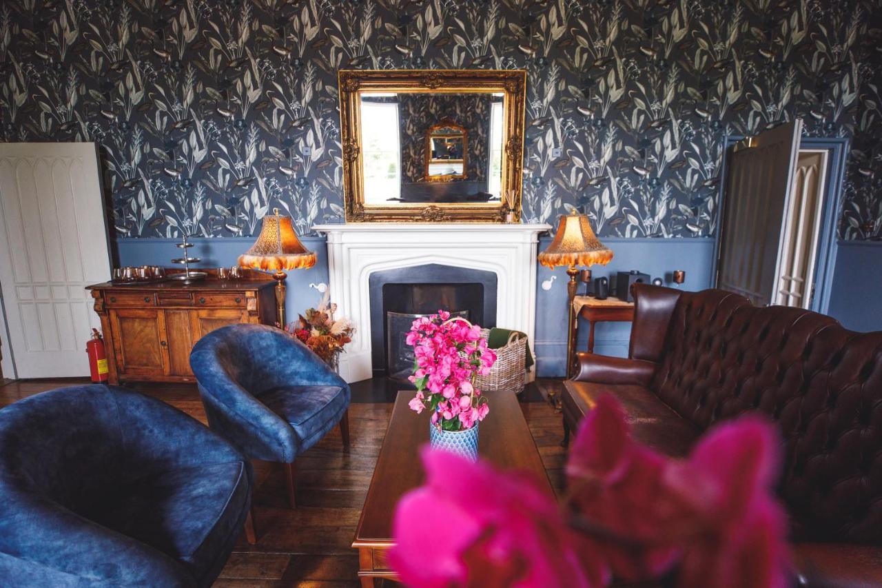 Longville House Hotel Upper Welson Esterno foto