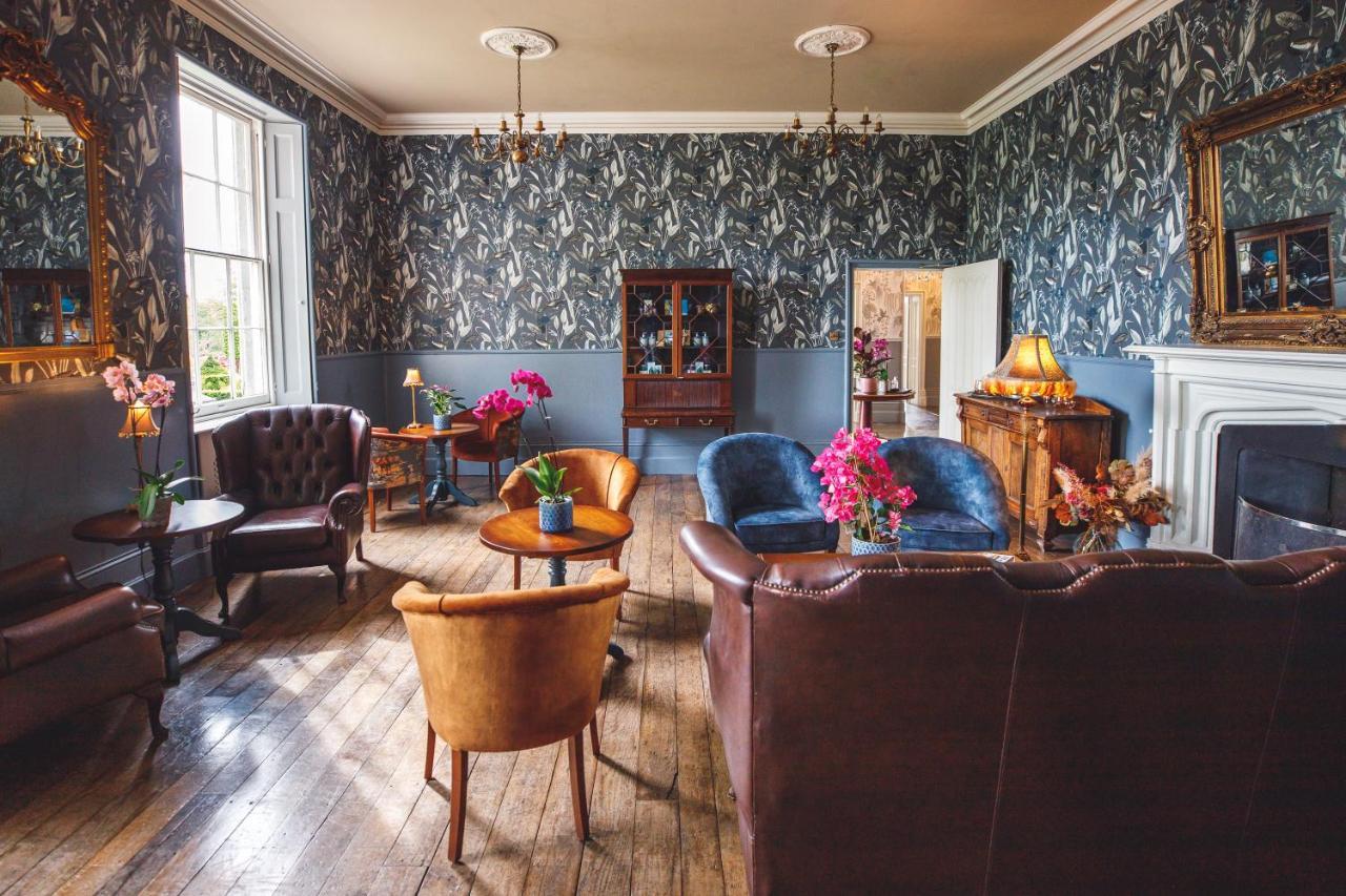 Longville House Hotel Upper Welson Esterno foto